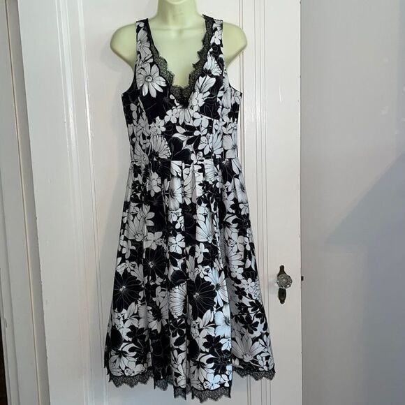 Rickie‎ Freeman for Teri Jon black & white fit & flare summer dress